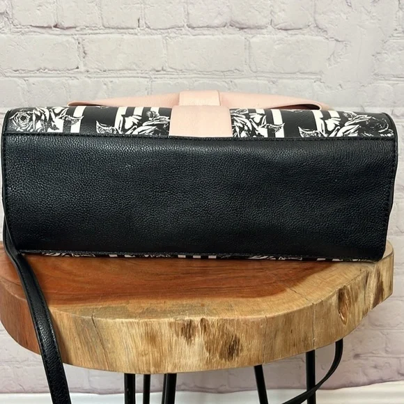 Betsey Johnson Black and Pink Bow Bag - Picture 4 of 15